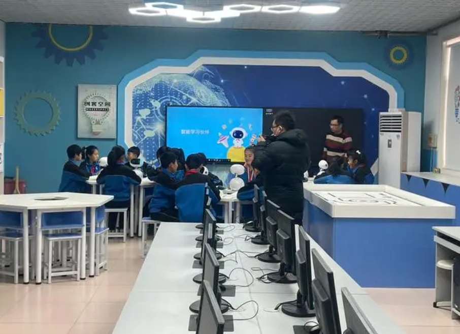 中小学课堂如何拥抱AI时代