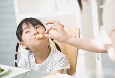 由喂饭教育反思中美教育差异 - 海外育儿