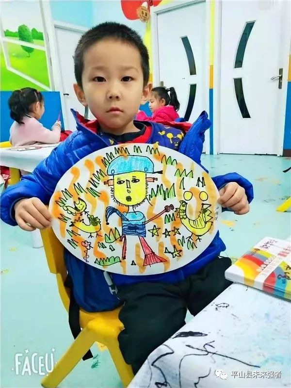  执起画笔，打造自己的一个“小世界”