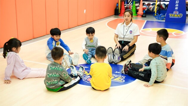 让孩子爱上运动，7号队长建议你陪伴孩子科学、安全运动